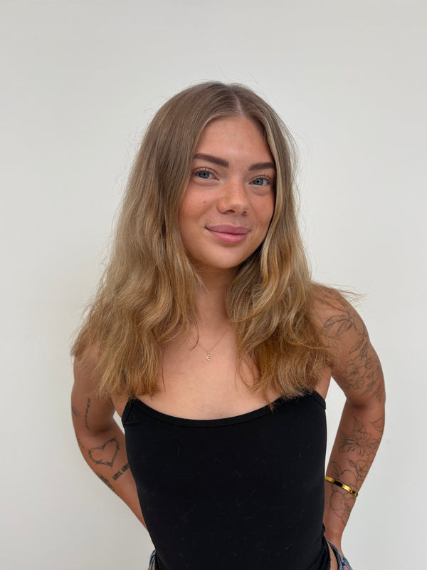 Carly's Neutral Blonde — before